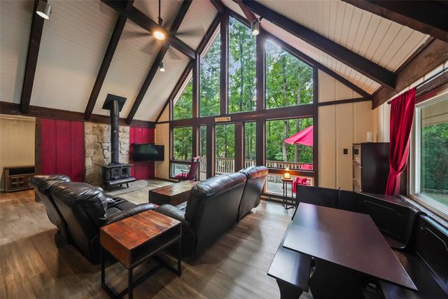 200 Cochran Lane, Coldspring, TX 77331