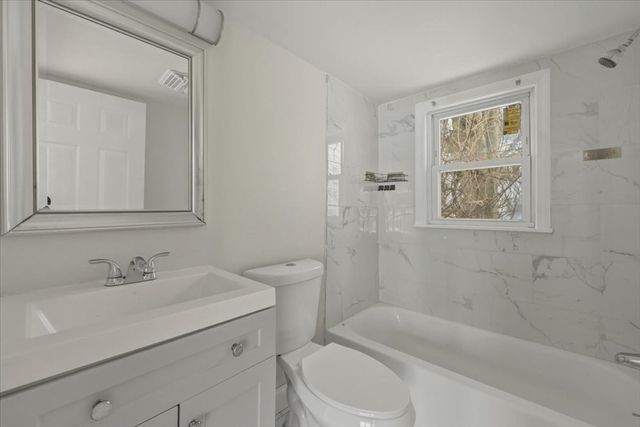 240 Washington St, Taunton, MA 02780