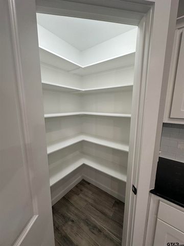 17010 Crossing Circle, Lindale, TX 75771