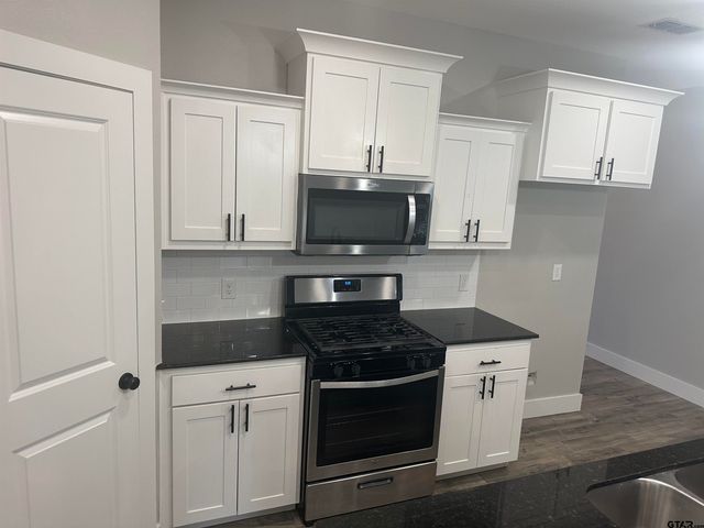 17010 Crossing Circle, Lindale, TX 75771