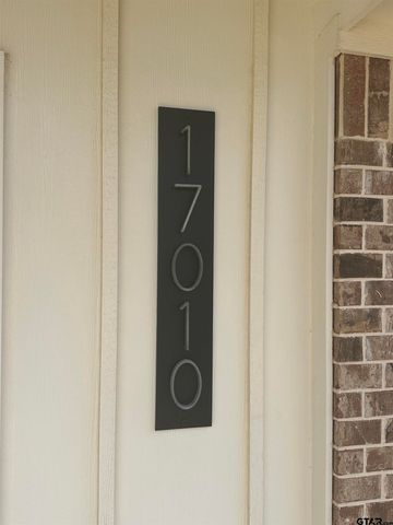 17010 Crossing Circle, Lindale, TX 75771