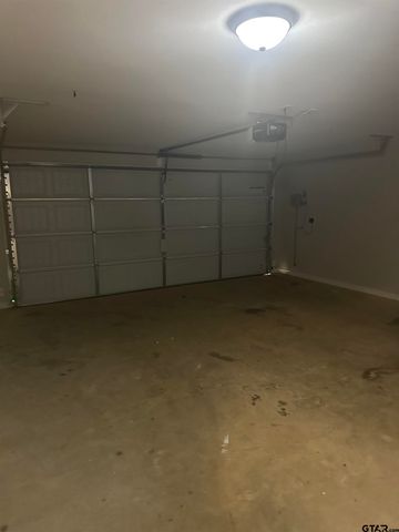 17010 Crossing Circle, Lindale, TX 75771