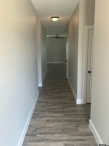 17010 Crossing Circle, Lindale, TX 75771