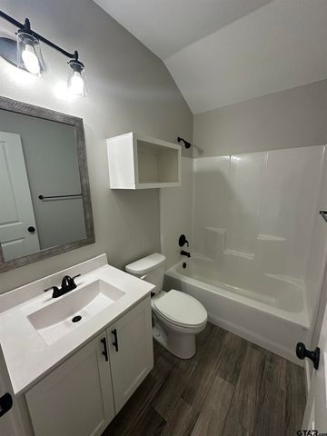 17010 Crossing Circle, Lindale, TX 75771