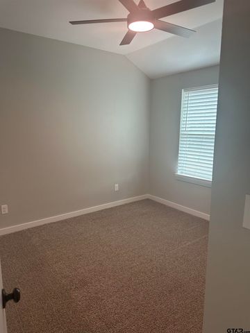 17010 Crossing Circle, Lindale, TX 75771