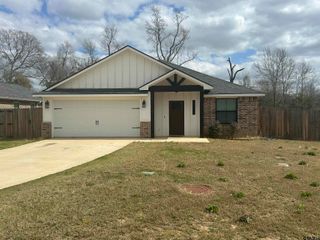 17010 Crossing Circle, Lindale, TX 75771