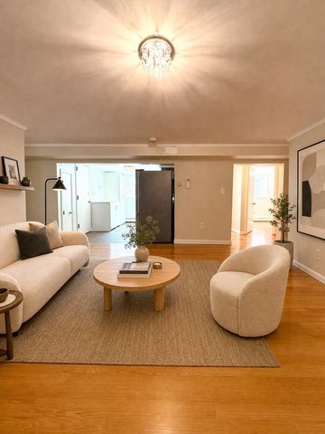 56 Bryon Rd 2, Brookline, MA 02467