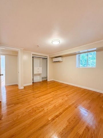 56 Bryon Rd 2, Brookline, MA 02467