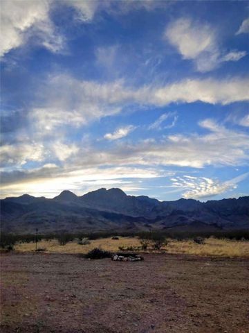 4597 Hopi Road, Golden Valley, AZ 86413