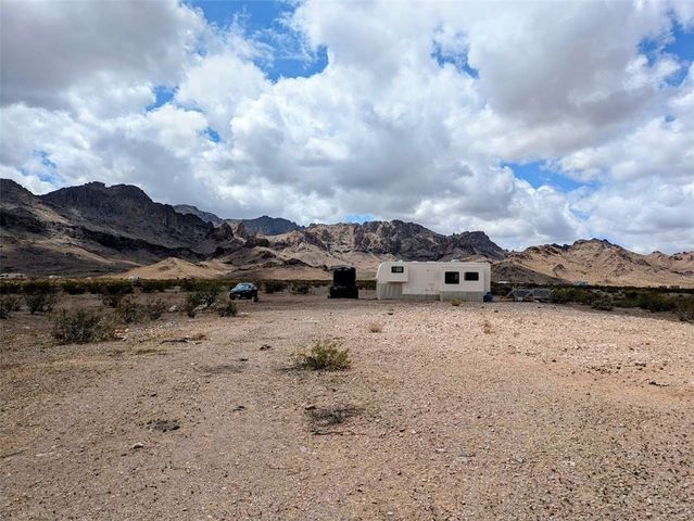 4597 Hopi Road, Golden Valley, AZ 86413