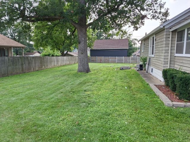 1127 HOWELL Place, Aurora, IL 60505