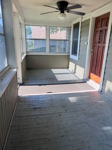 1127 HOWELL Place, Aurora, IL 60505