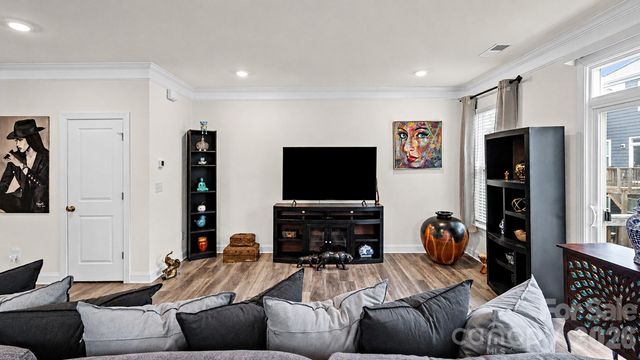 10406 Glenmere Creek Circle, Charlotte, NC 28262