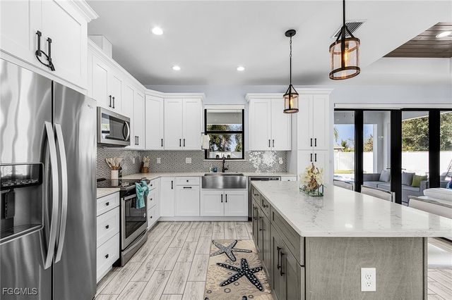 1720 SW 19th PL, Cape Coral, FL 33991