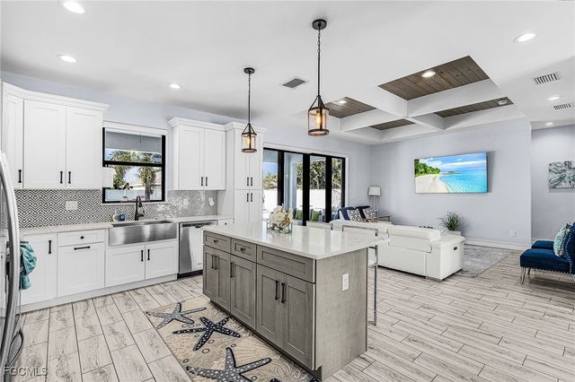 1720 SW 19th PL, Cape Coral, FL 33991