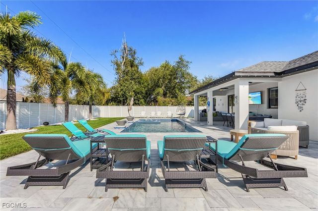 1720 SW 19th PL, Cape Coral, FL 33991