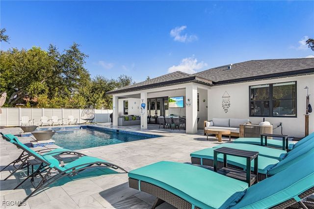 1720 SW 19th PL, Cape Coral, FL 33991