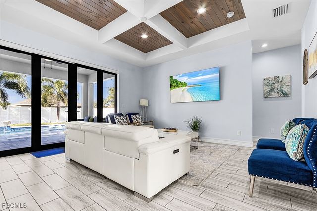 1720 SW 19th PL, Cape Coral, FL 33991