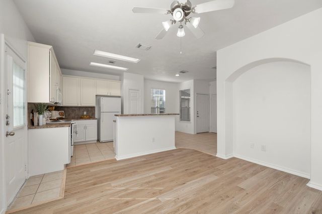 2911 Hackamore Hollow Lane, Houston, TX 77014