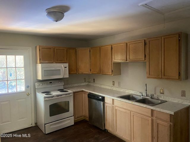 106 Hawthorne Drive, Wilmington, NC 28403