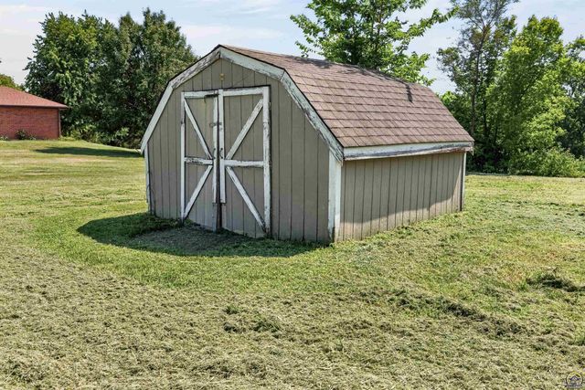 3411 SE Shawano DR, Berryton, KS 66409