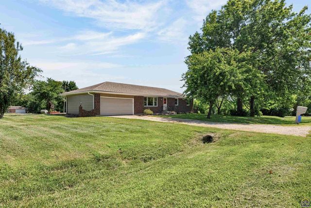 3411 SE Shawano DR, Berryton, KS 66409