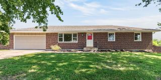 3411 SE Shawano DR, Berryton, KS 66409