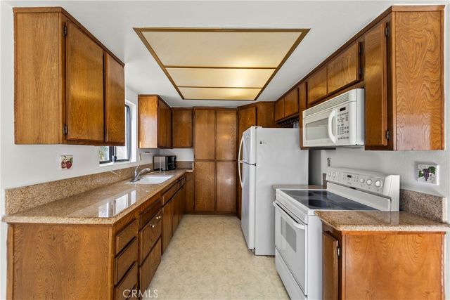 15000 Halldale Avenue 101, Gardena, CA 90247