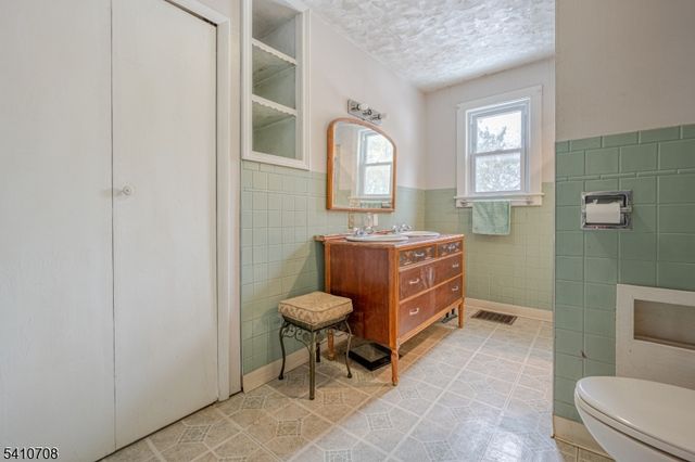 782 Uniontown Rd, Lopatcong Twp., NJ 08865