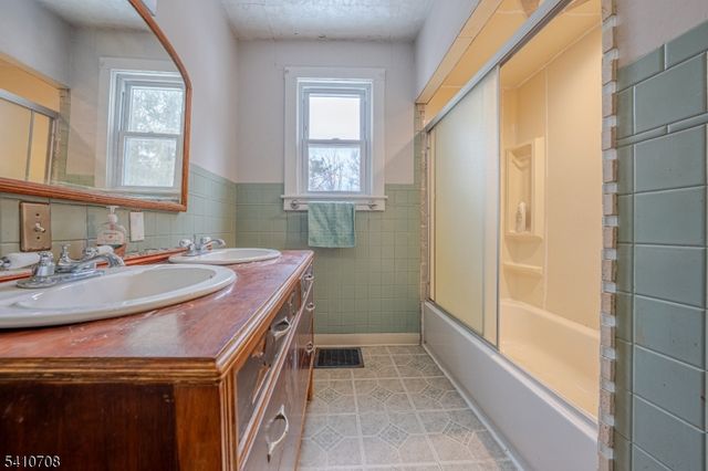 782 Uniontown Rd, Lopatcong Twp., NJ 08865