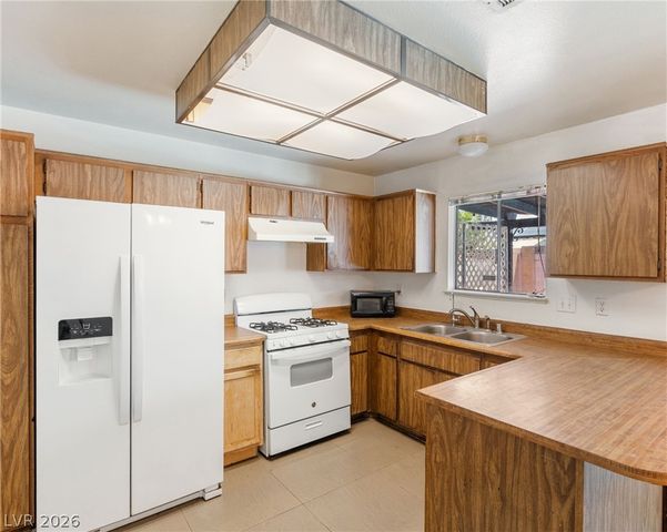6371 West Viking Road, Las Vegas, NV 89103