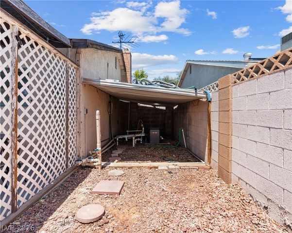 6371 West Viking Road, Las Vegas, NV 89103