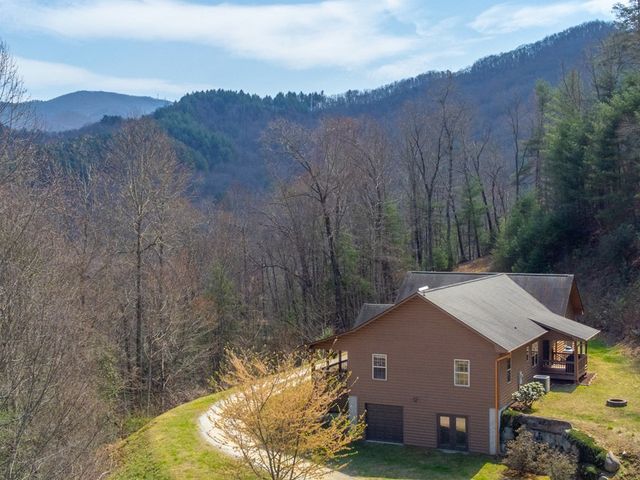 1960 Atoah Road, Robbinsville, NC 28771