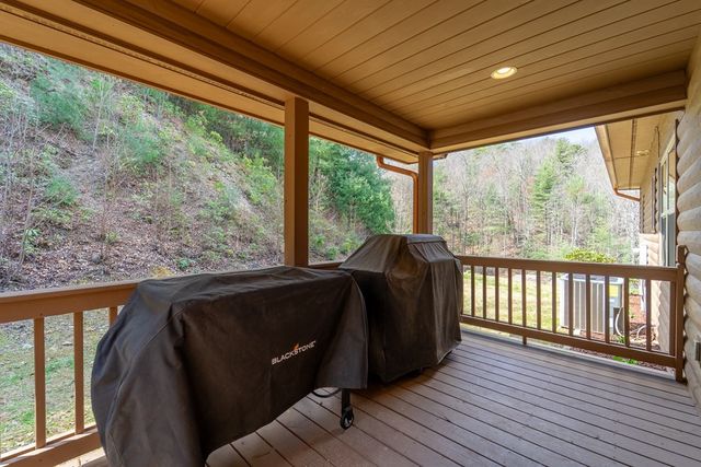 1960 Atoah Road, Robbinsville, NC 28771