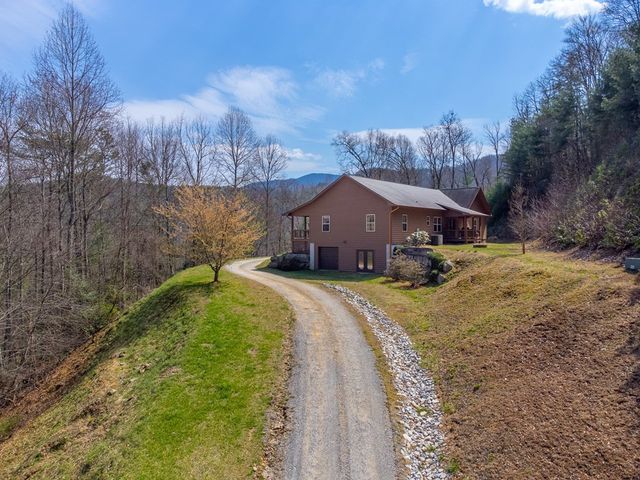 1960 Atoah Road, Robbinsville, NC 28771