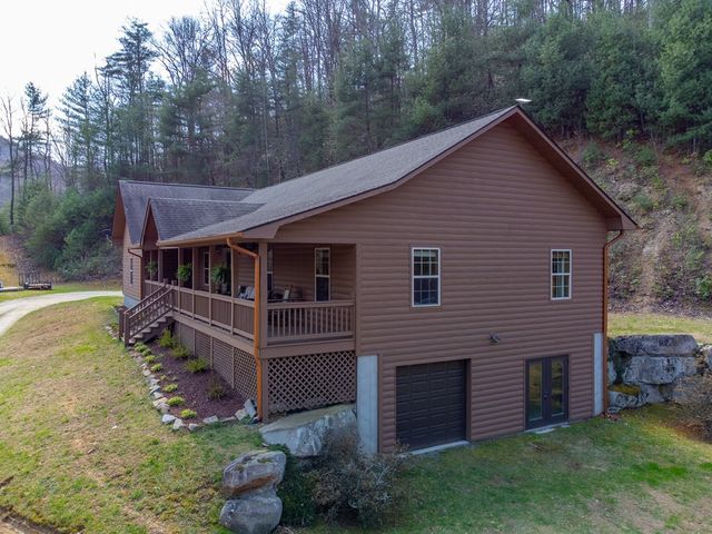 1960 Atoah Road, Robbinsville, NC 28771