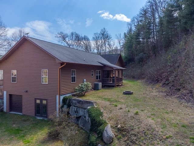 1960 Atoah Road, Robbinsville, NC 28771