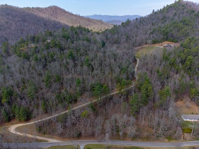 1960 Atoah Road, Robbinsville, NC 28771