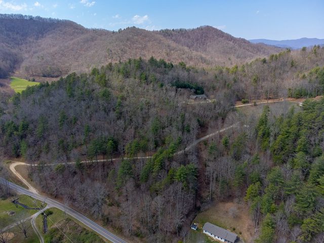 1960 Atoah Road, Robbinsville, NC 28771