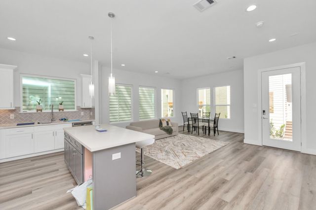 3360 Pinemont Drive, Houston, TX 77018