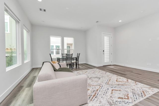 3360 Pinemont Drive, Houston, TX 77018