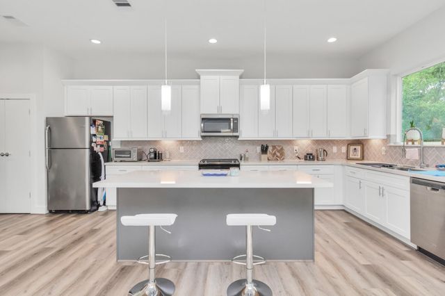 3360 Pinemont Drive, Houston, TX 77018