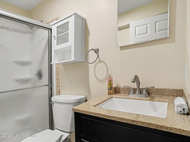 16501 Rockcrest View Ln, Louisville, KY 40245