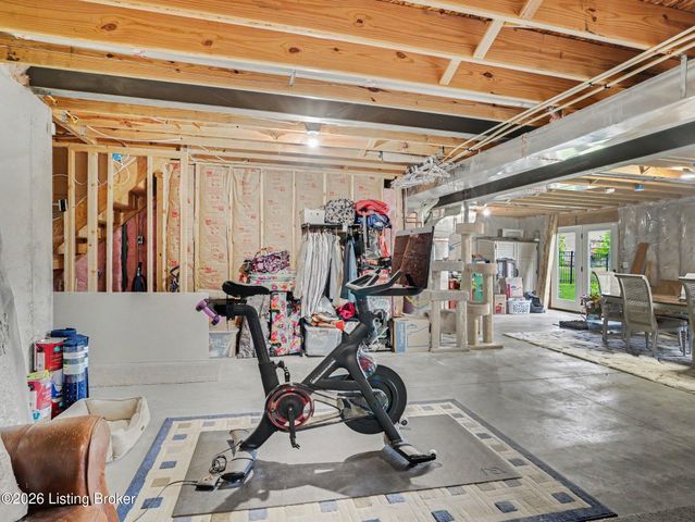16501 Rockcrest View Ln, Louisville, KY 40245