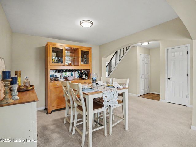 16501 Rockcrest View Ln, Louisville, KY 40245