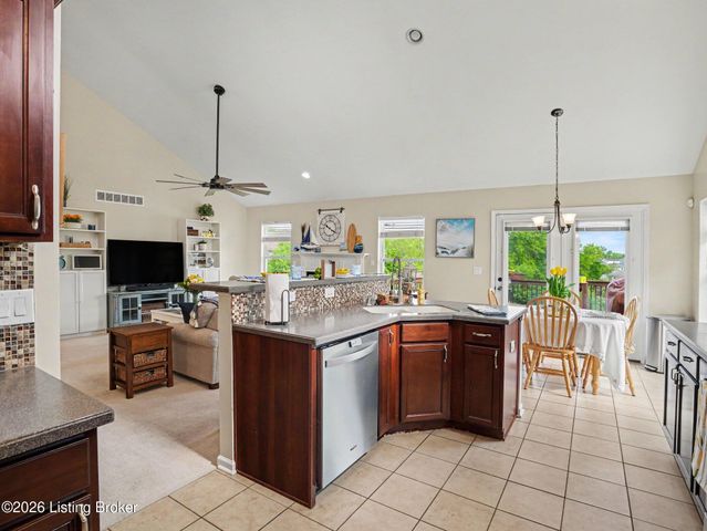 16501 Rockcrest View Ln, Louisville, KY 40245