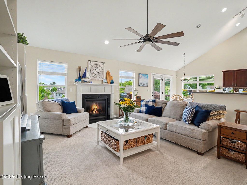 16501 Rockcrest View Ln, Louisville, KY 40245