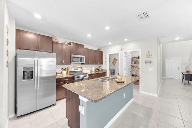 9434 LEMON DROP LOOP, Sun City Center, FL 33573