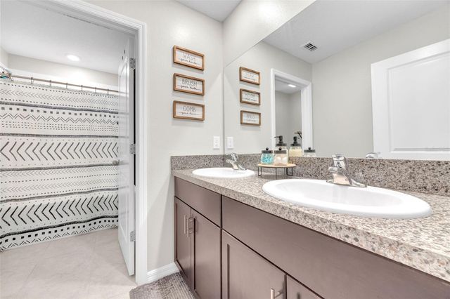 9434 LEMON DROP LOOP, Sun City Center, FL 33573