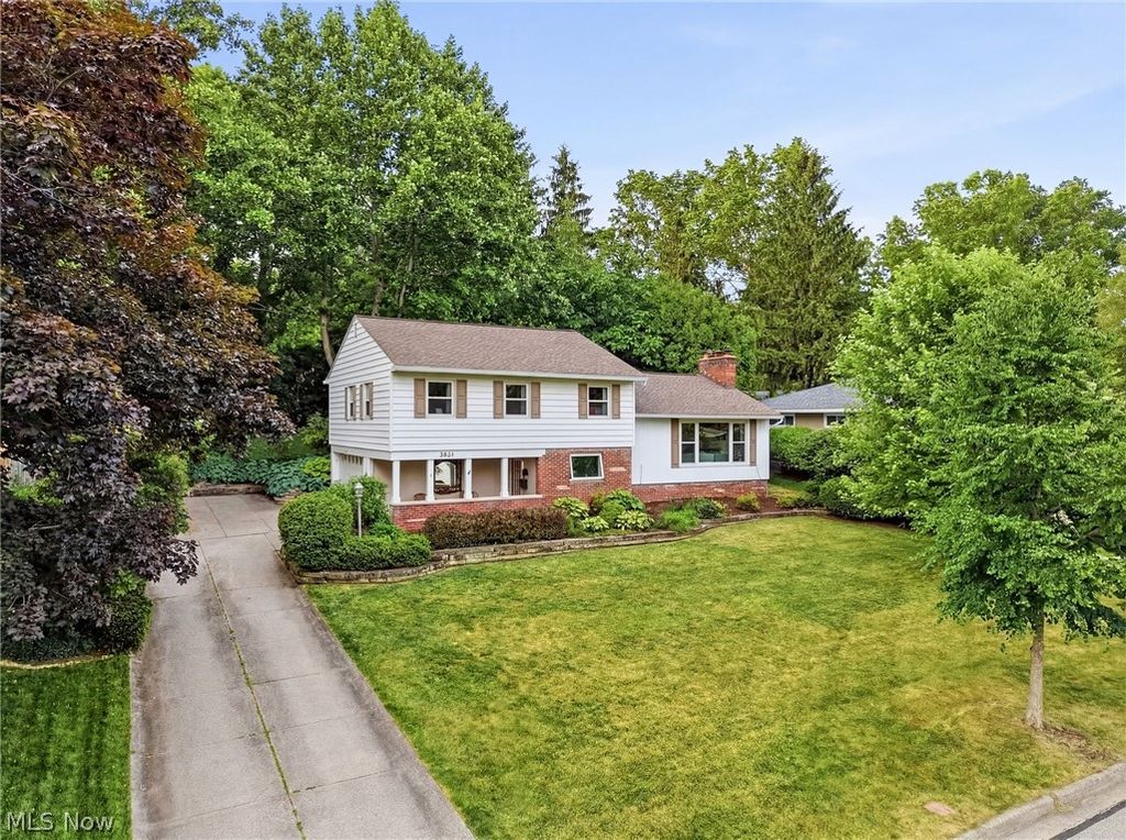 3031 Silverview Drive, Silver Lake, OH 44224
